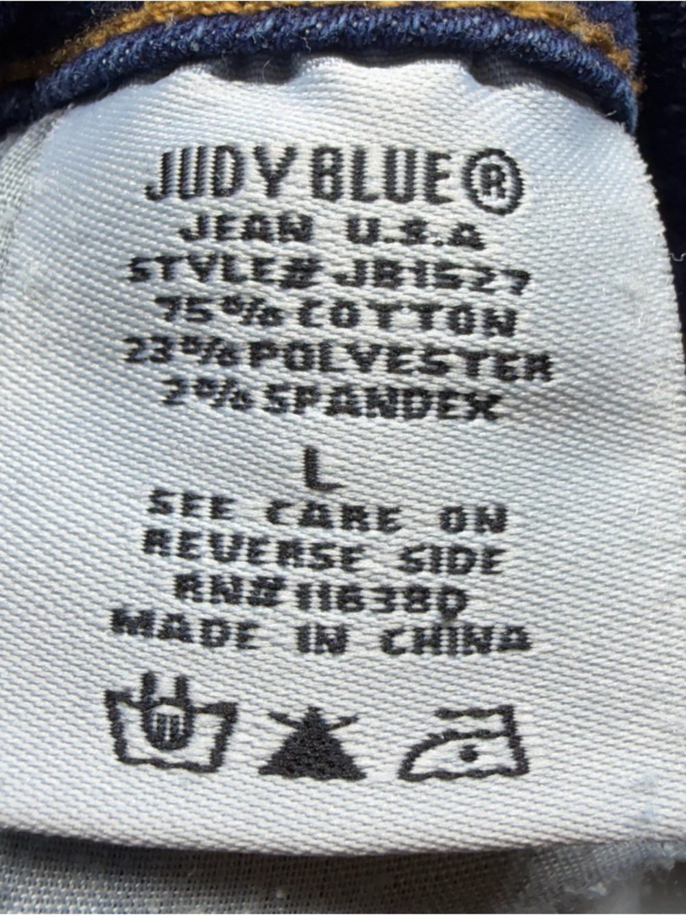 Judy Blue Mid Rise Distressed Cuffed Denim Shorts Size Large - Picture 6 of 10
